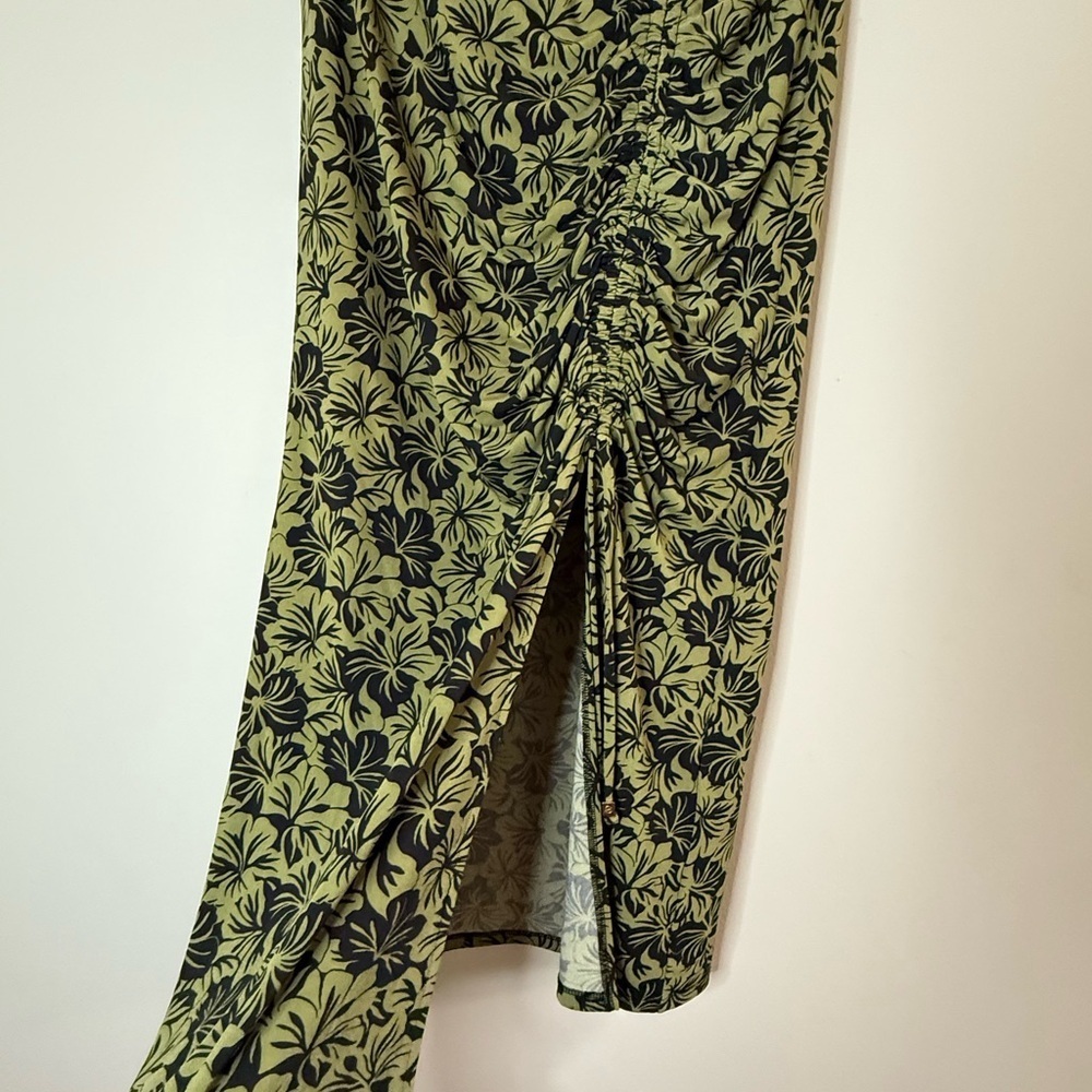 Michael Kors Floral Ruched Midi Skirt Size M Green Black Chic Resort Style - Picture 2 of 6